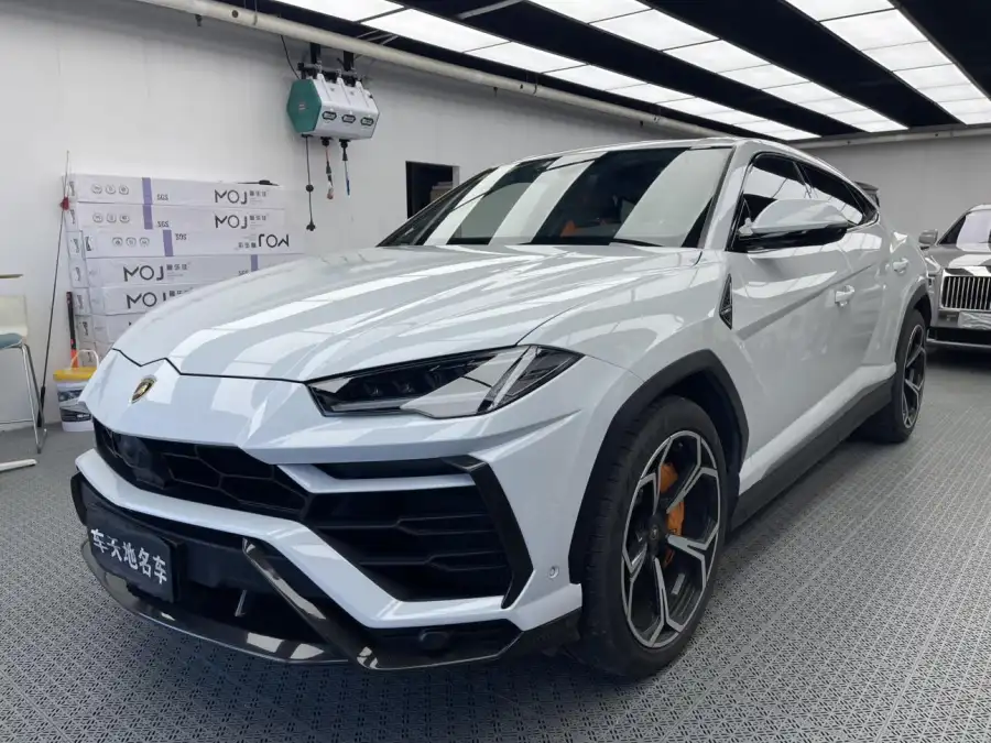 Lamborghini Urus 4.0T V8