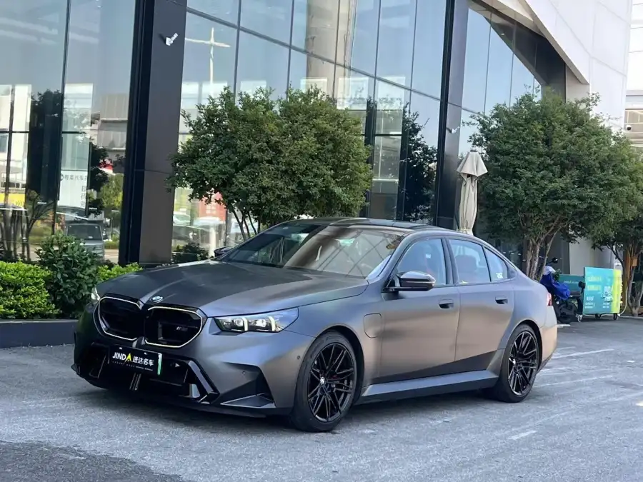 BMW M5 PHEV M5