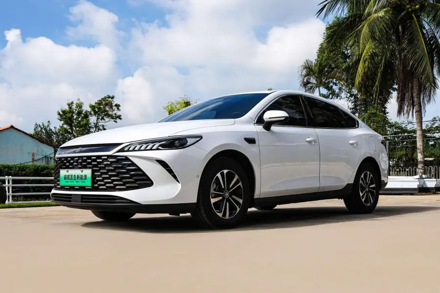 BYD Qin PLUS DM DM-i 120KM