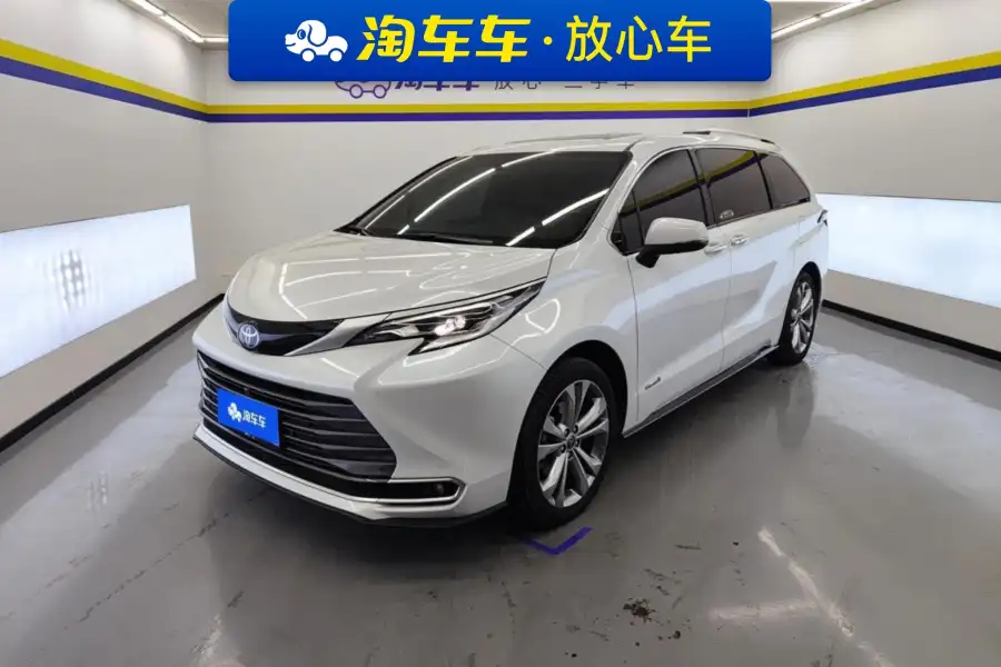 Toyota Sienna 2.5L Premium