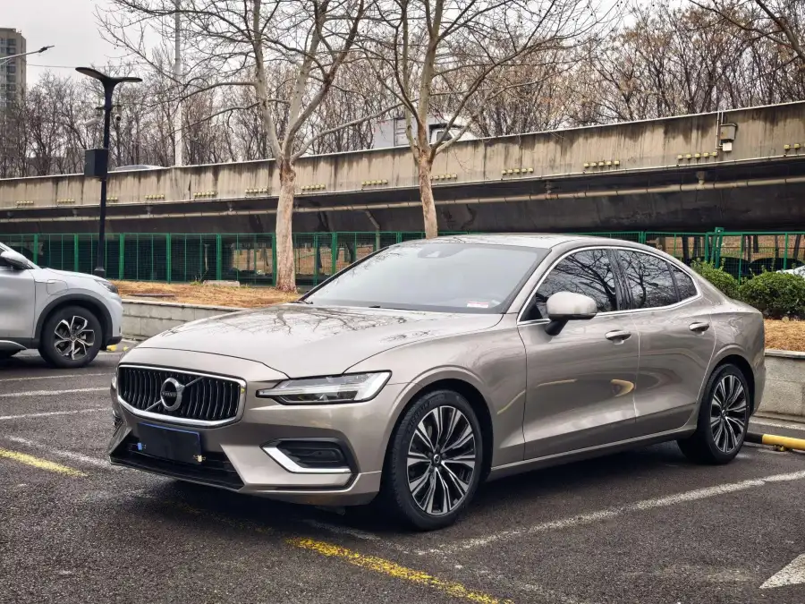 Volvo S60 B4 Luxury