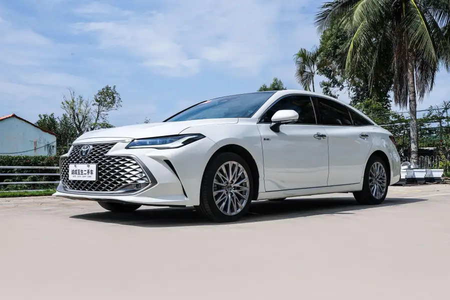 Toyota Avalon 2.5L E-CVT XLE Premium