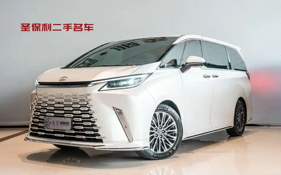 Lexus LM 350h E-Four 7 мест