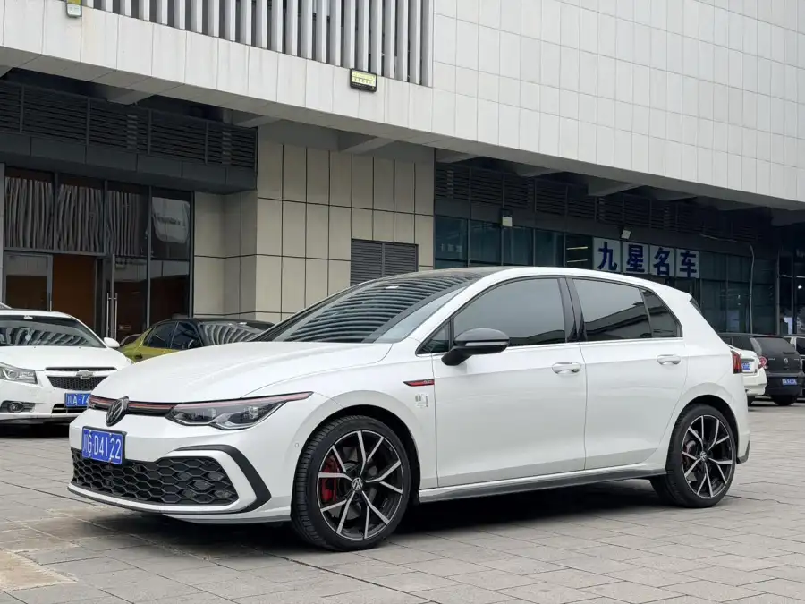Volkswagen Golf GTI 380TSI DSG GTI