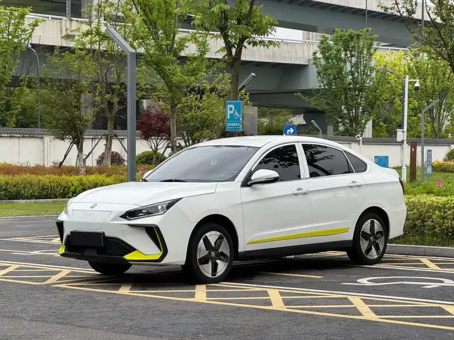 Dongfeng Aeolus E70 500