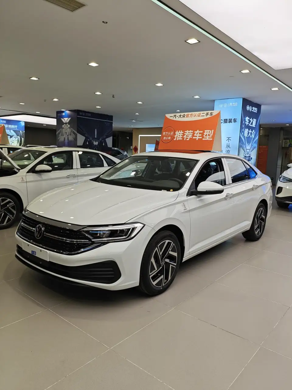 Volkswagen Sagitar 300TSI DSG