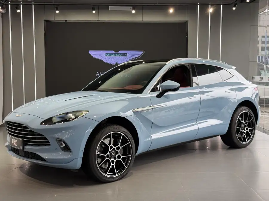 Aston Martin DBX 3.0T STRAIGHT SIX