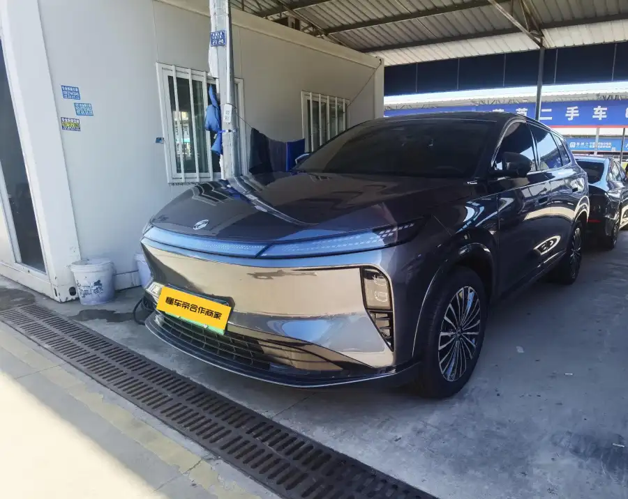 Dongfeng Aeolus L8 PHEV 185KM