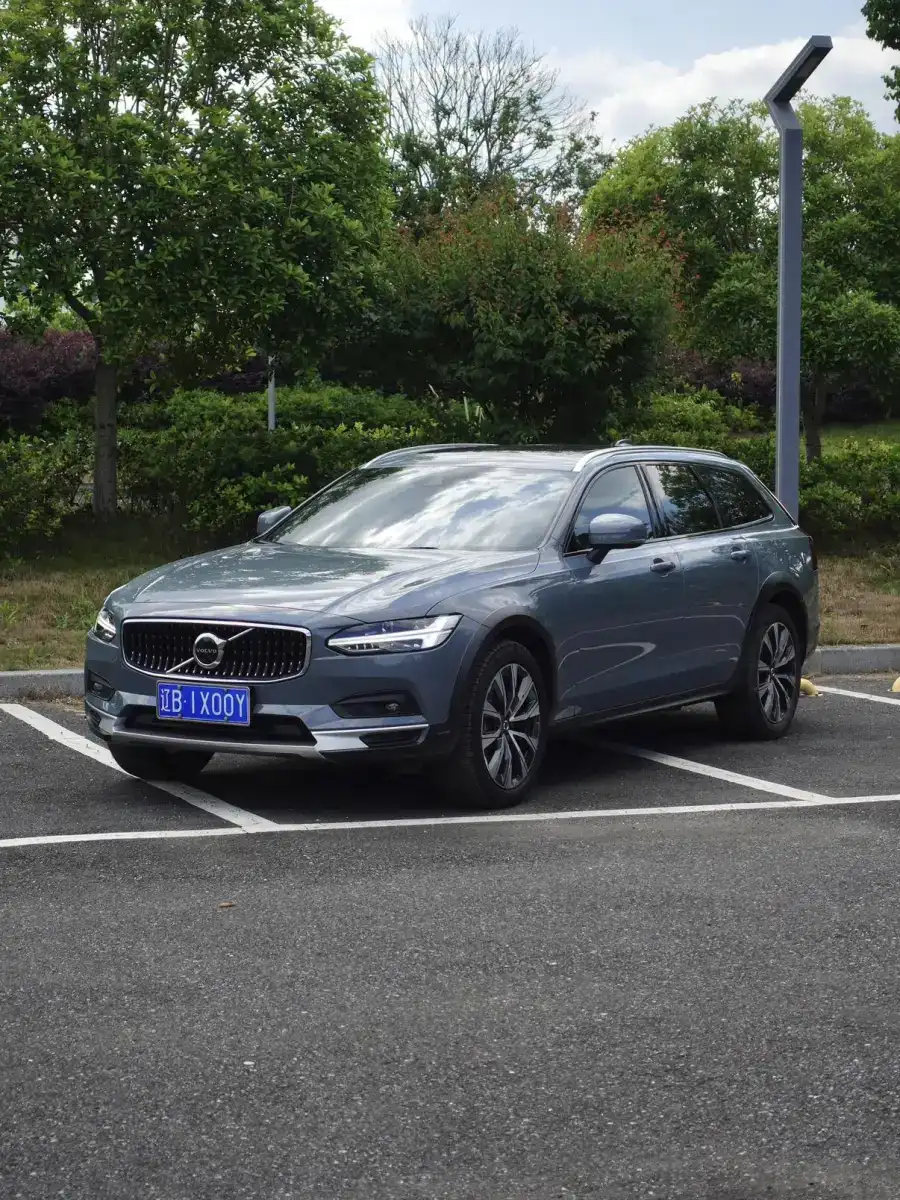 Volvo V90 Cross Country B5 AWD