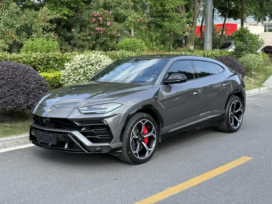 Lamborghini Urus 4.0T V8