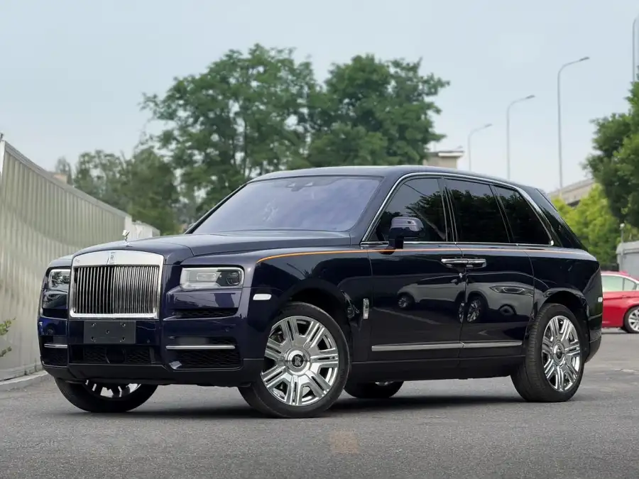 Rolls-Royce Cullinan 4 места