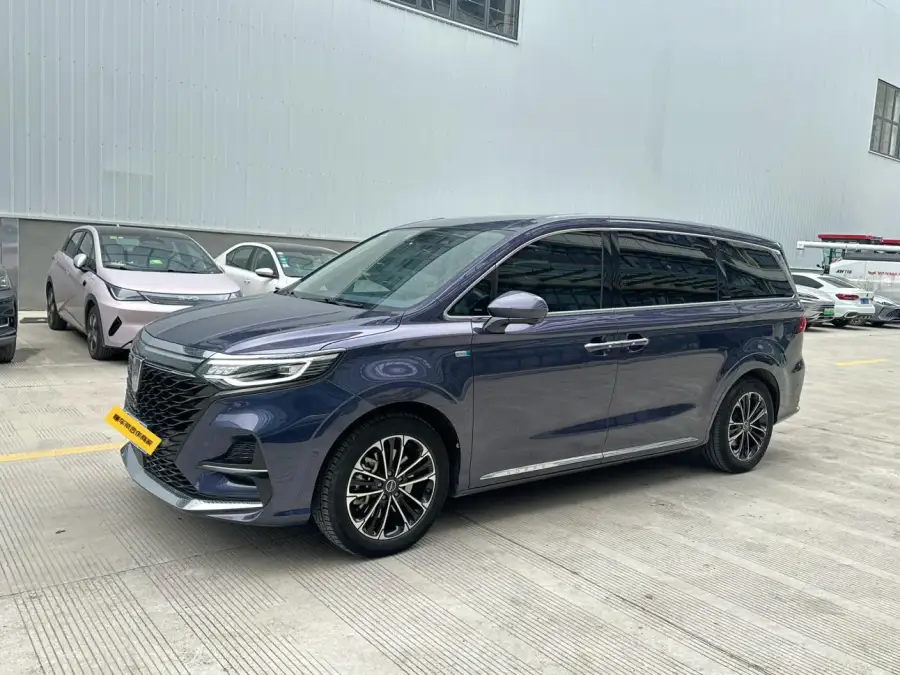 Roewe iMAX8 400TGI Supreme