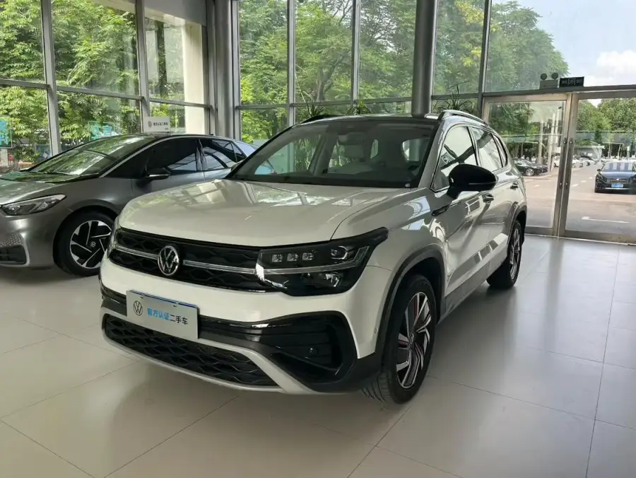 Volkswagen Tharu 300TSI 2WD
