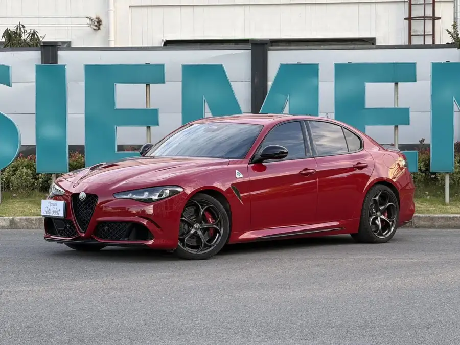 Alfa Romeo Giulia 2.9T V6 520HP Super Sport