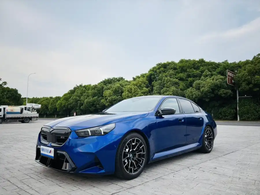 BMW M5 PHEV