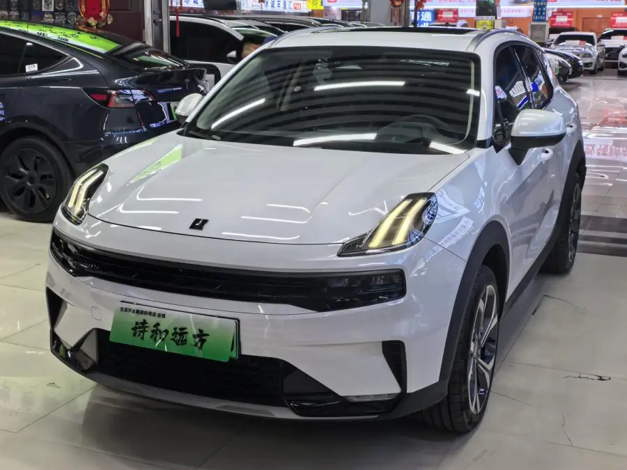 Lynk & Co 06 EM-P PHEV Remix Shero