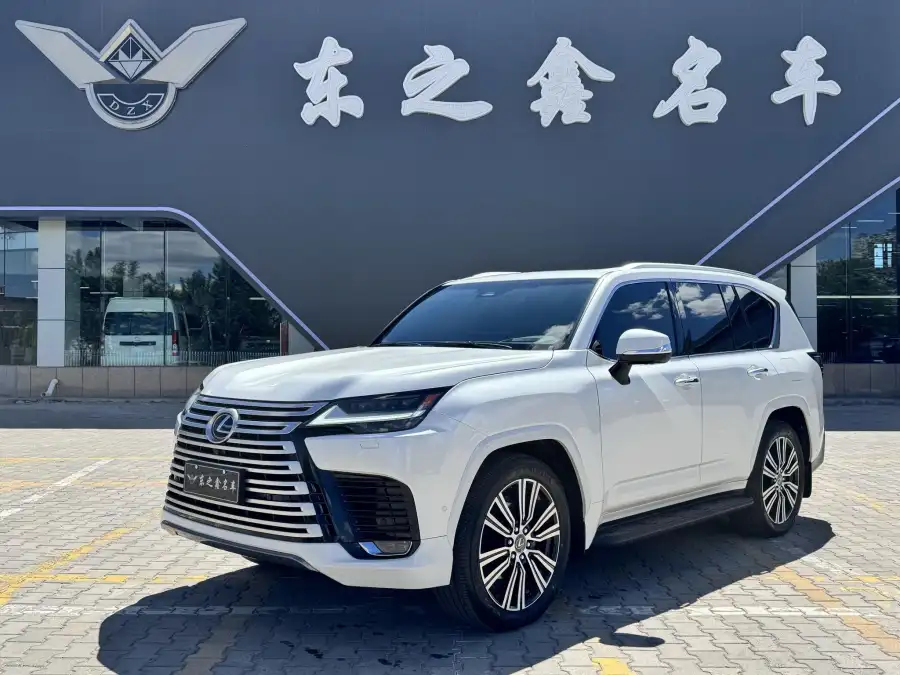 Lexus LX 700h