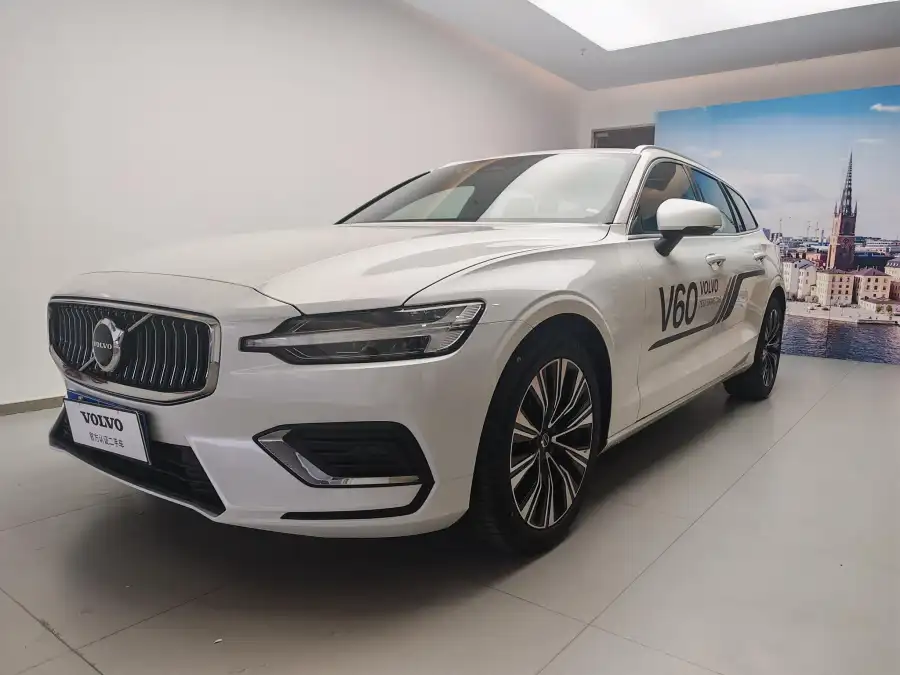 Volvo V60 B5 Luxury