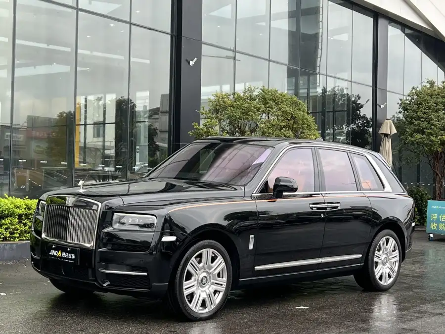 Rolls-Royce Cullinan 4 места