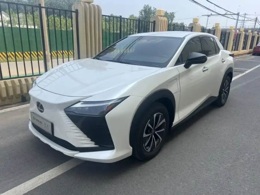 Lexus RZ 450e DIRECT4