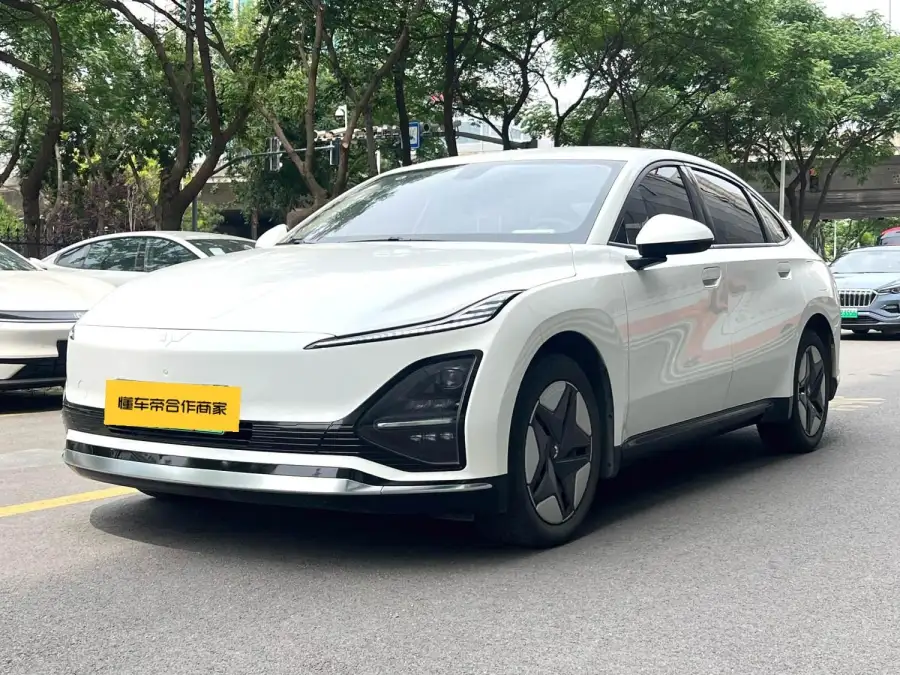 Wuling E5