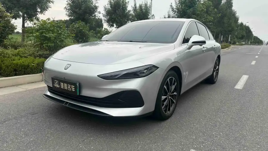 Roewe D7 DMH 125