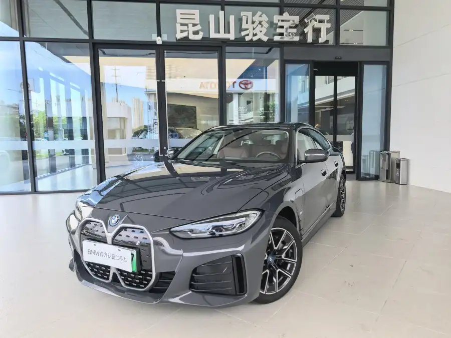 BMW i4 eDrive35