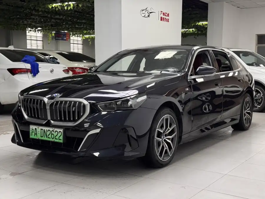BMW i5 eDrive35L M
