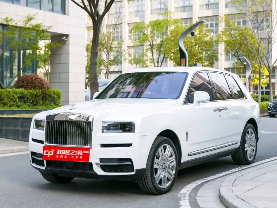 Rolls-Royce Cullinan 4 места