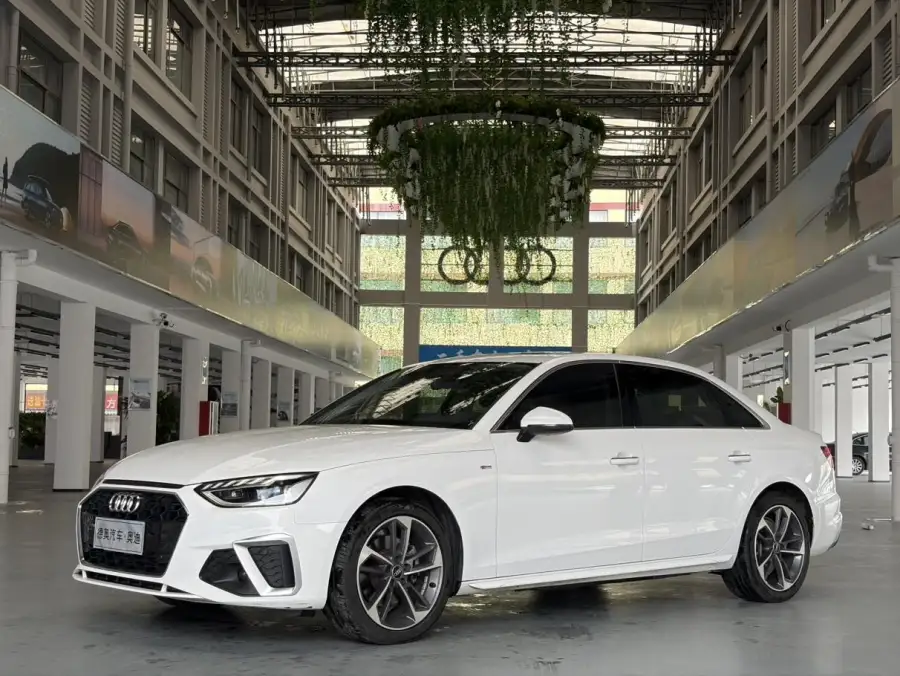 Audi A4L 40 TFSI