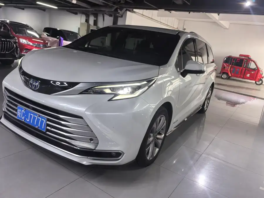 Toyota Sienna 2.5L
