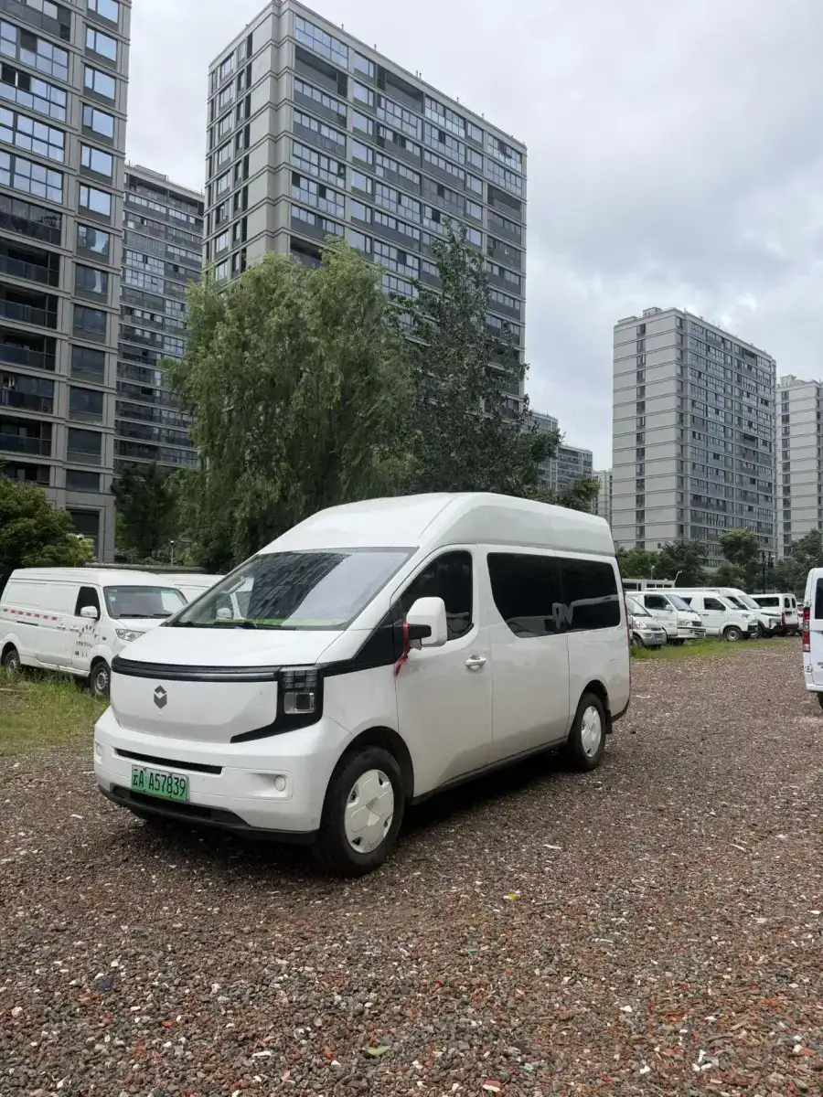 Changan Kaicene V919 53kWh 6 мест