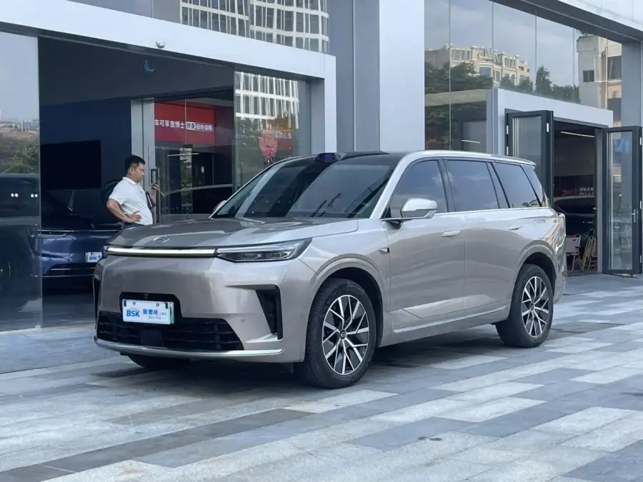 GAC Trumpchi Xiangwang S9 Ultra 6 мест