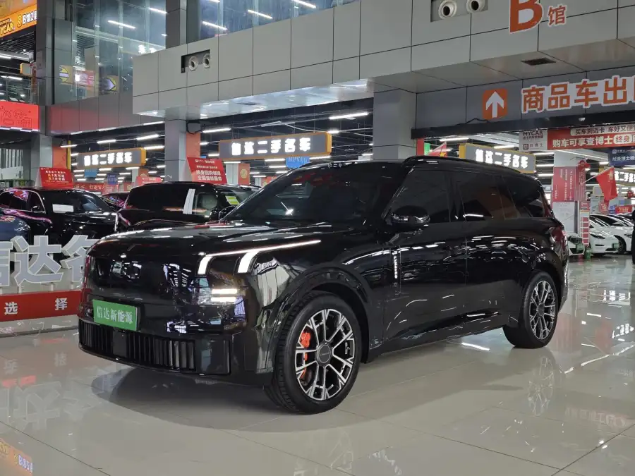 Lynk & Co 900 2.0T Ultra 6 мест