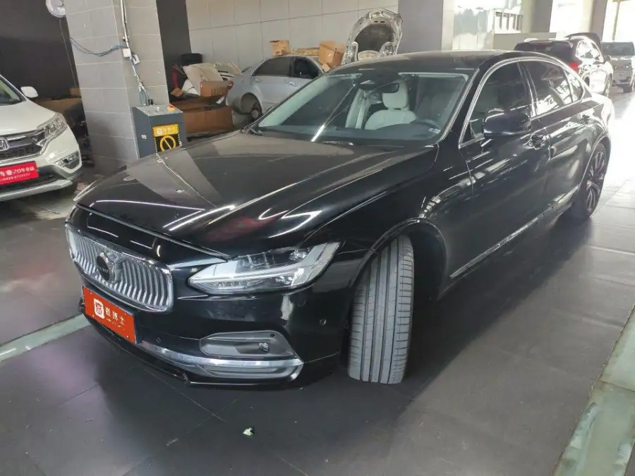 Volvo S90 B5 Luxury