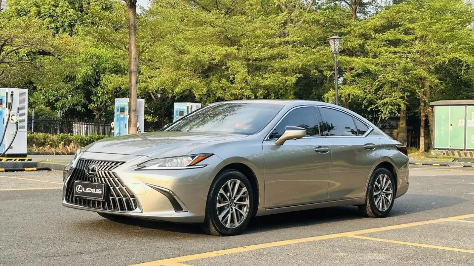 Lexus ES 260