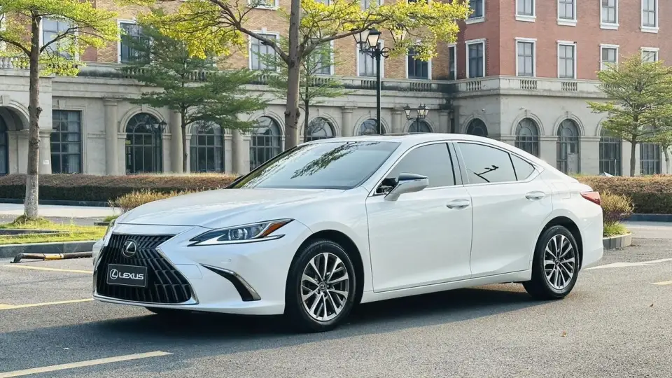 Lexus ES 200