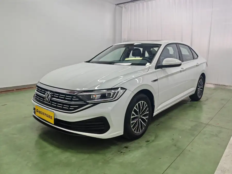 Volkswagen Sagitar 200TSI DSG