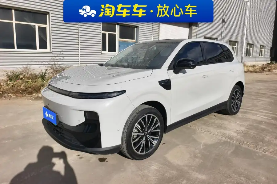 Leapmotor B10