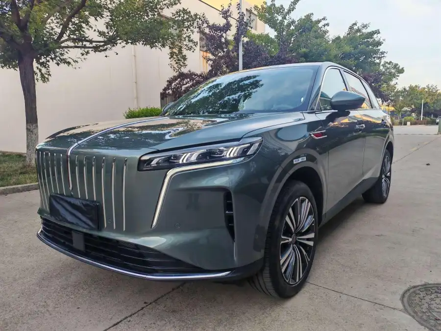 Hongqi HS6 PHEV 240
