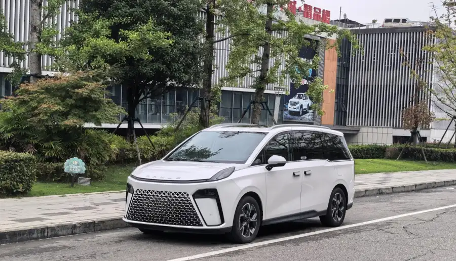 Maxus G70 2.0T Flagship 7 мест