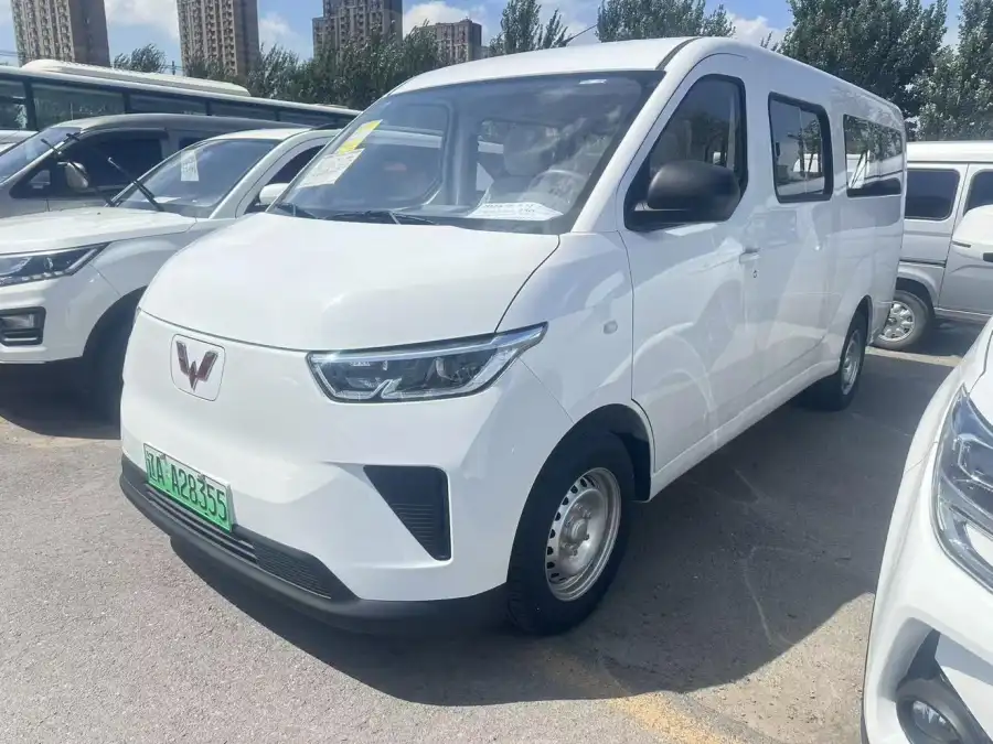 Wuling Yangguang 330km Comfort 6 мест