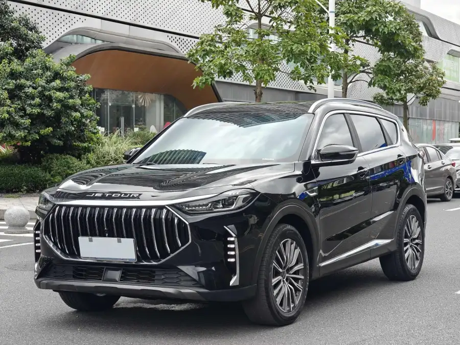 Jetour X70 Plus 1.5T DCT MAX+ 5 мест