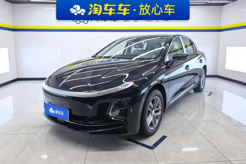 Hongqi E-QM5 500KM