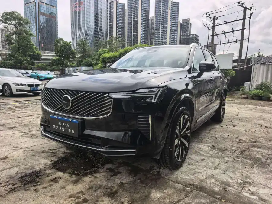Volvo XC90 B6 Luxury 6 мест