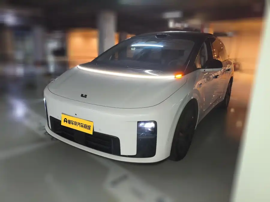 Li Auto i8 Standard
