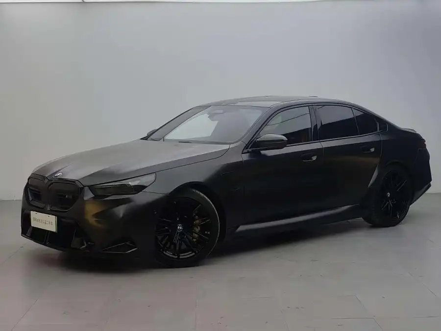 BMW M5 PHEV M5
