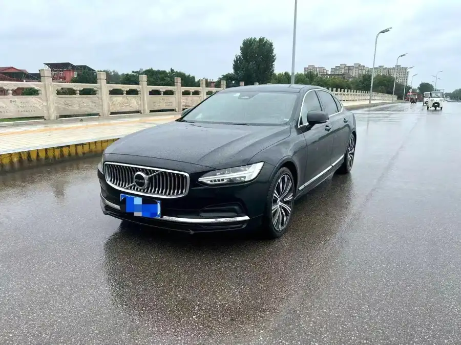 Volvo S90 B5 Luxury