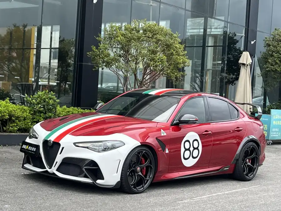 Alfa Romeo Giulia 2.9T 540HP GTAm