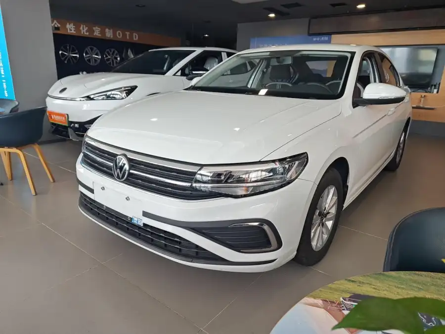 Volkswagen Bora 200TSI DSG